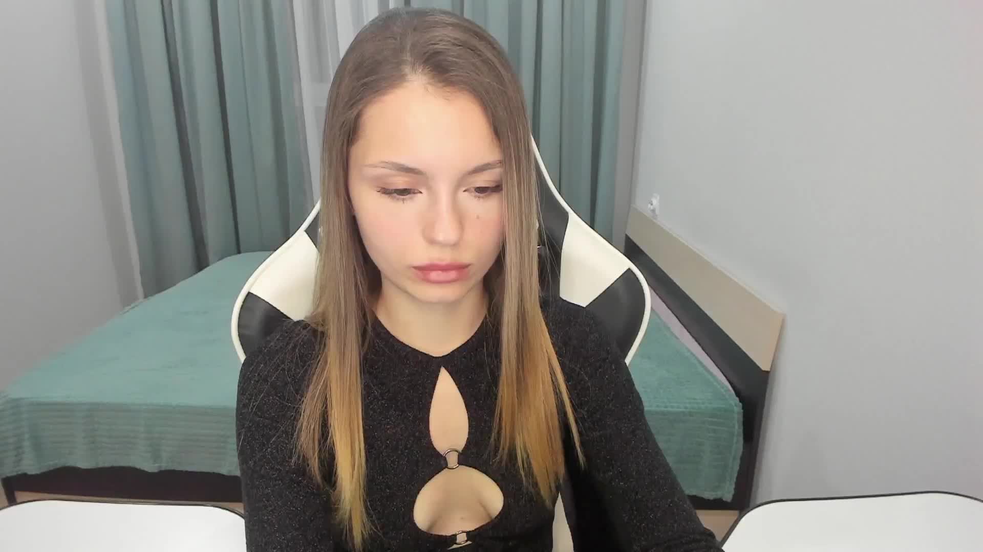 EmilySkout Live Sex December 17, 2025