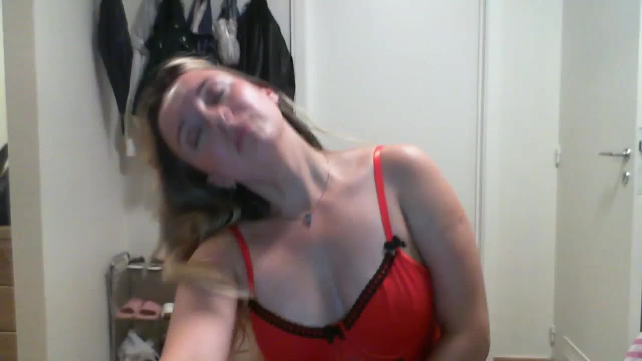 RuslanaFlower Live Sex December 15, 2025