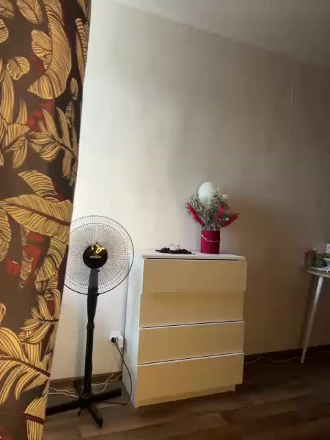 Sweet-Sweet Live Sex December 19, 2025