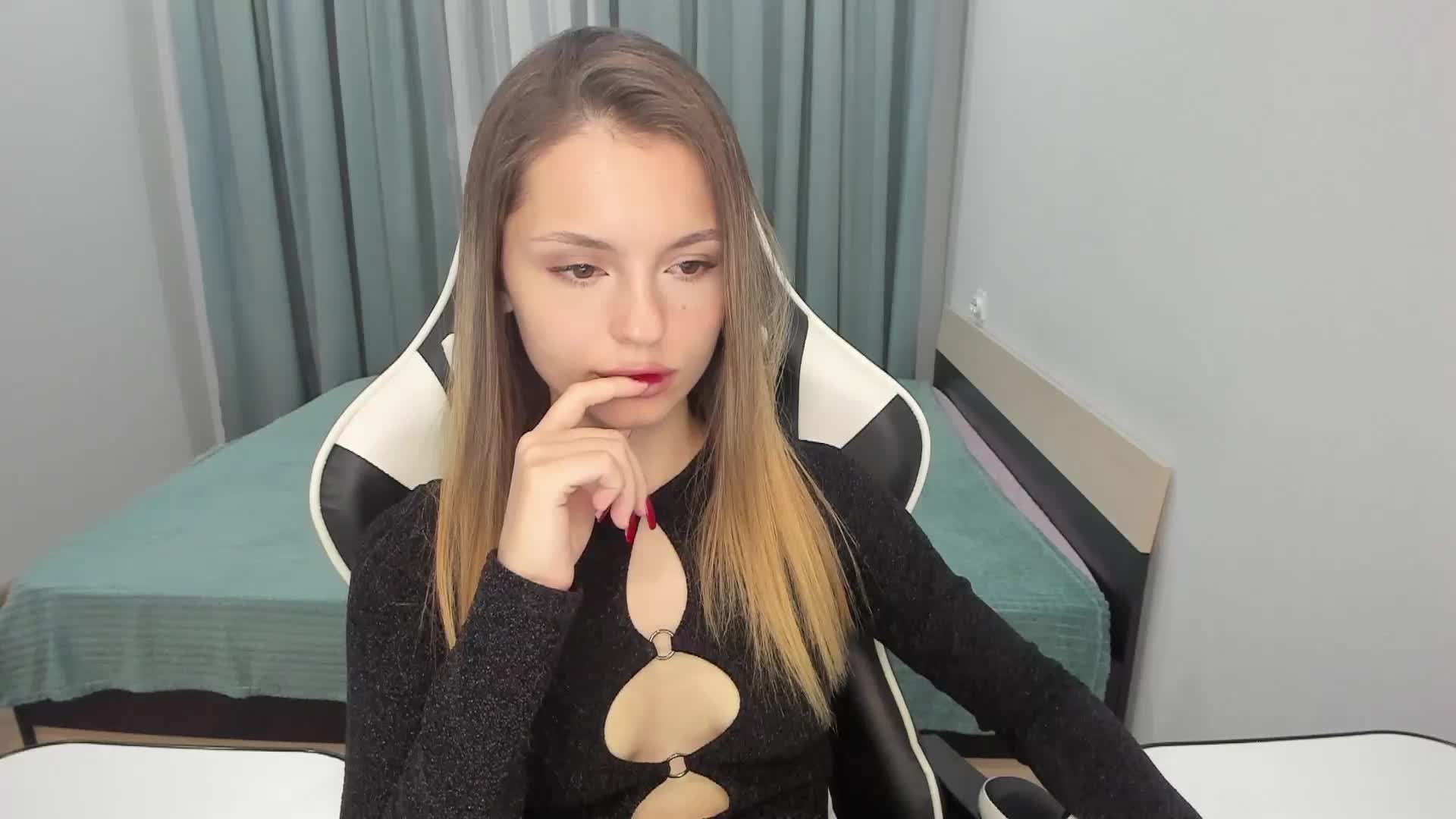 EmilySkout Live Sex December 17, 2025