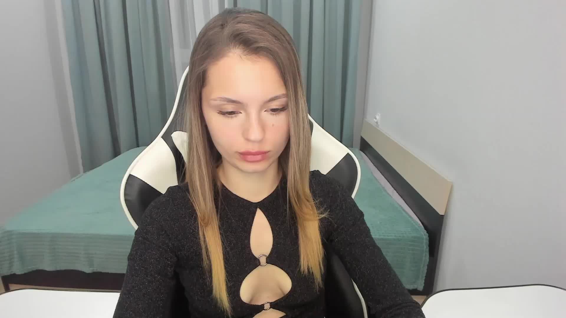 EmilySkout Live Sex December 17, 2025