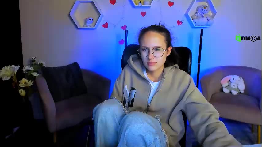 mona_cloud Live Sex December 14, 2025