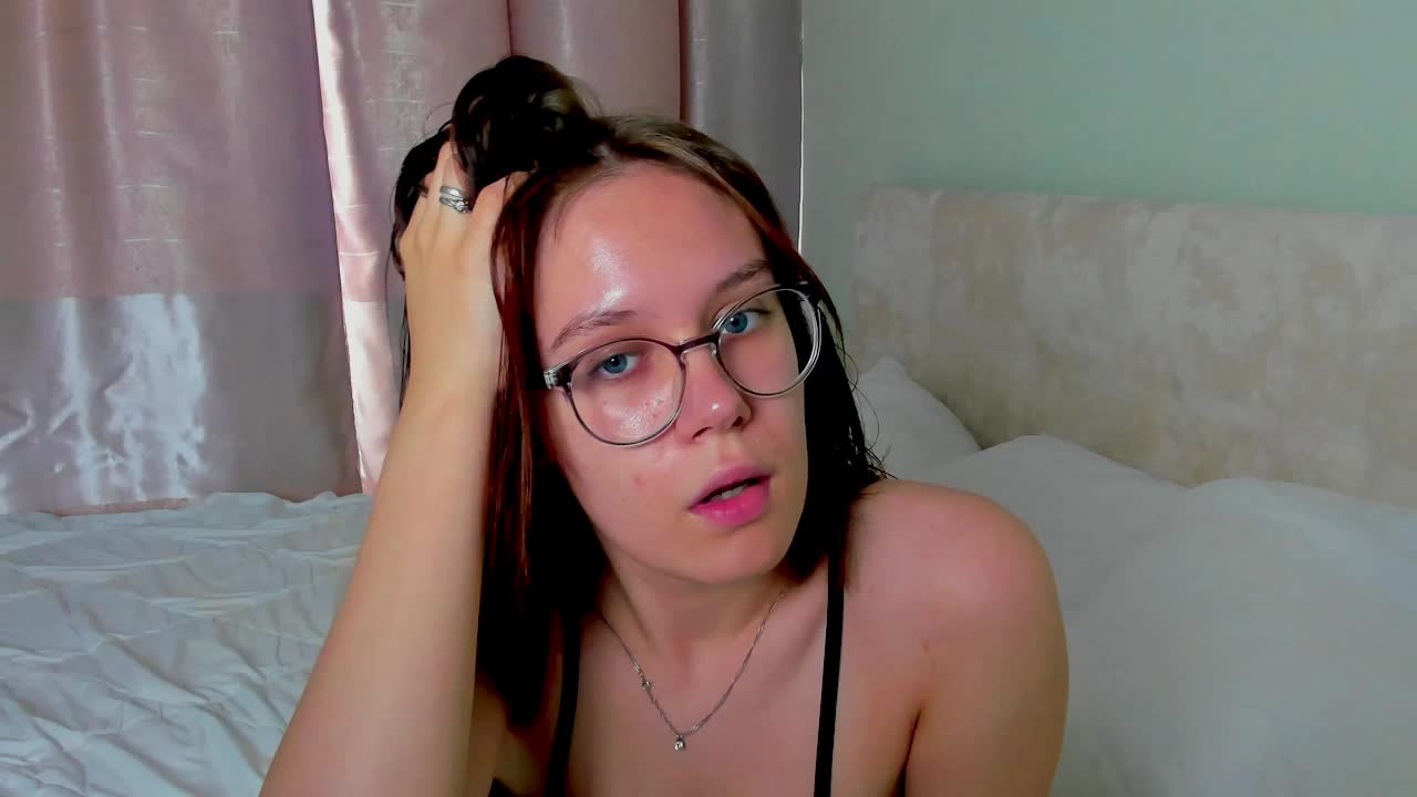 MiaLuw Live Sex December 14, 2025