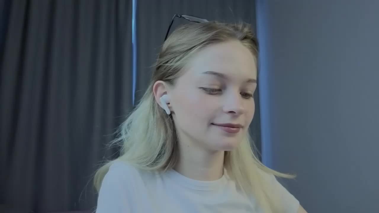 vialeta-baby Live Sex December 17, 2025