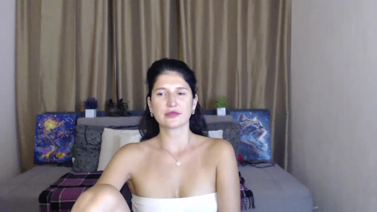 AliannaSoloKisses Live Sex December 15, 2025