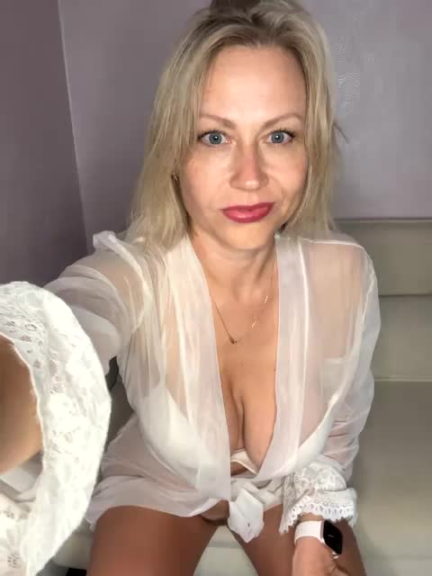Milfa_hot Live Sex December 13, 2025