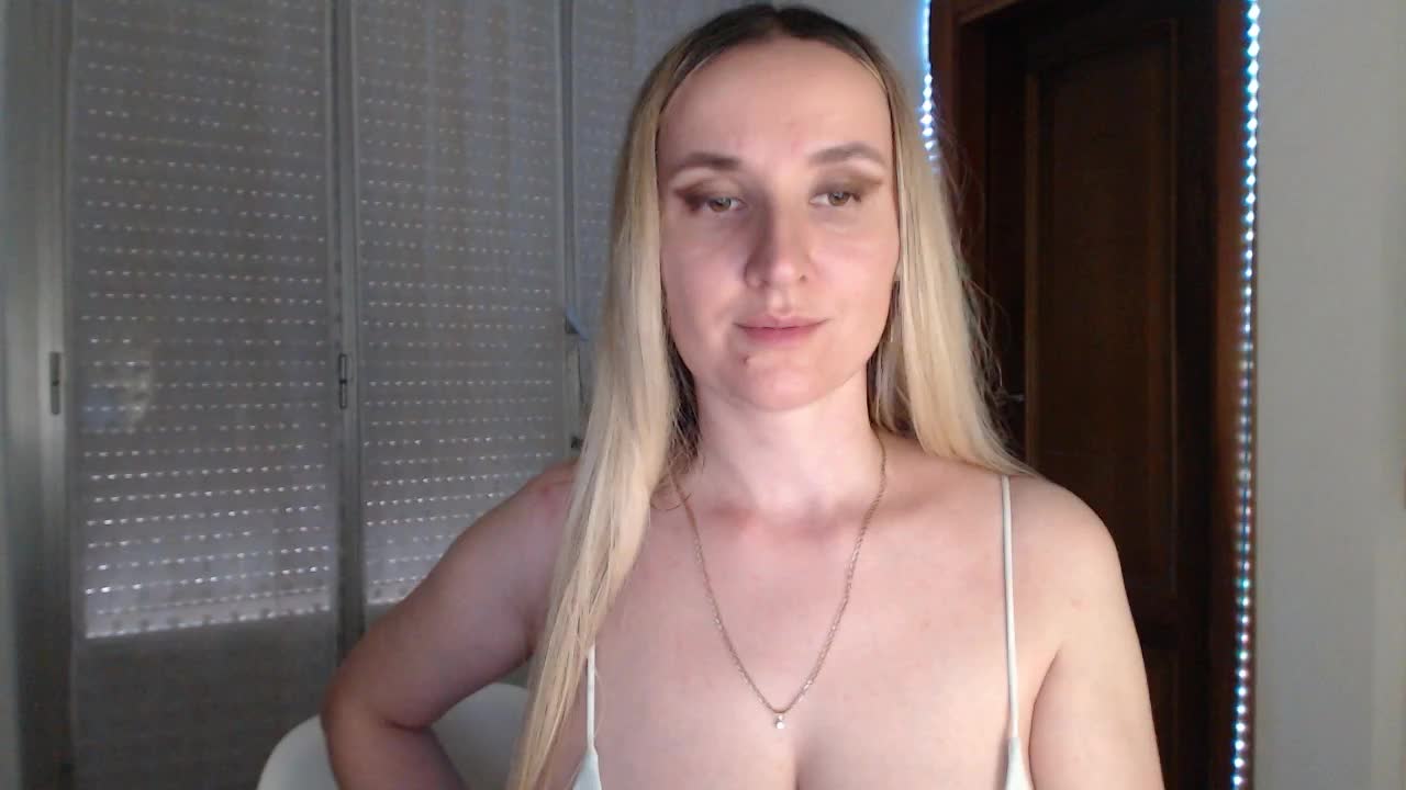 Alina-Lovely Live Sex December 13, 2025