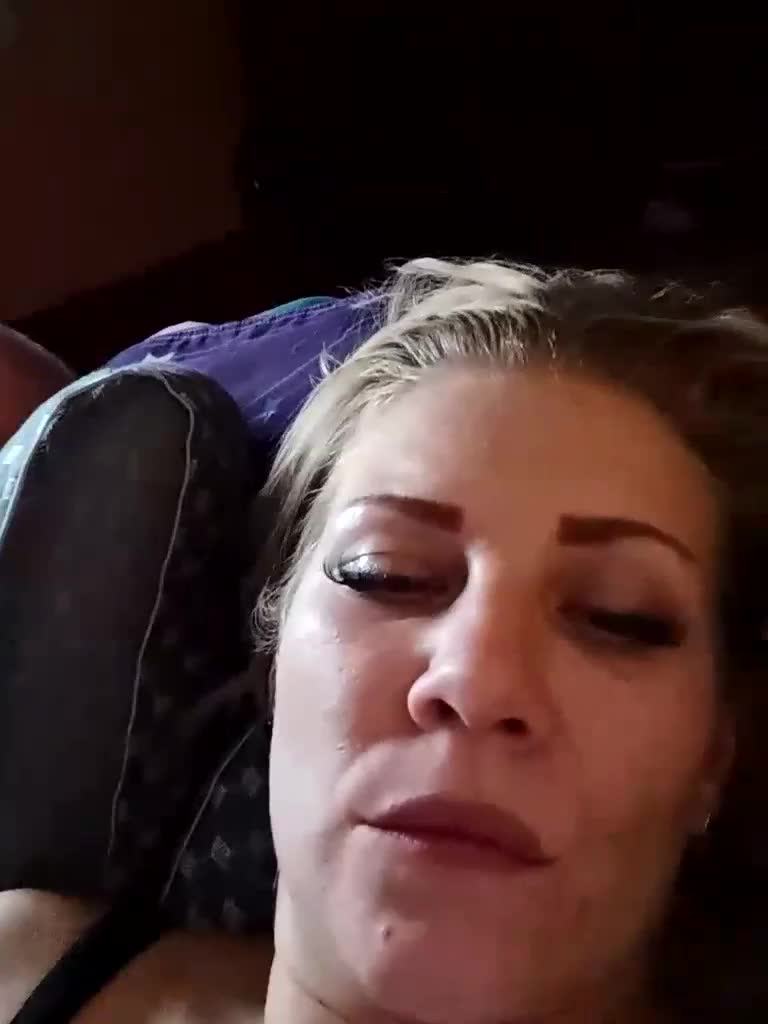 Aleksa26 Live Sex December 15, 2025