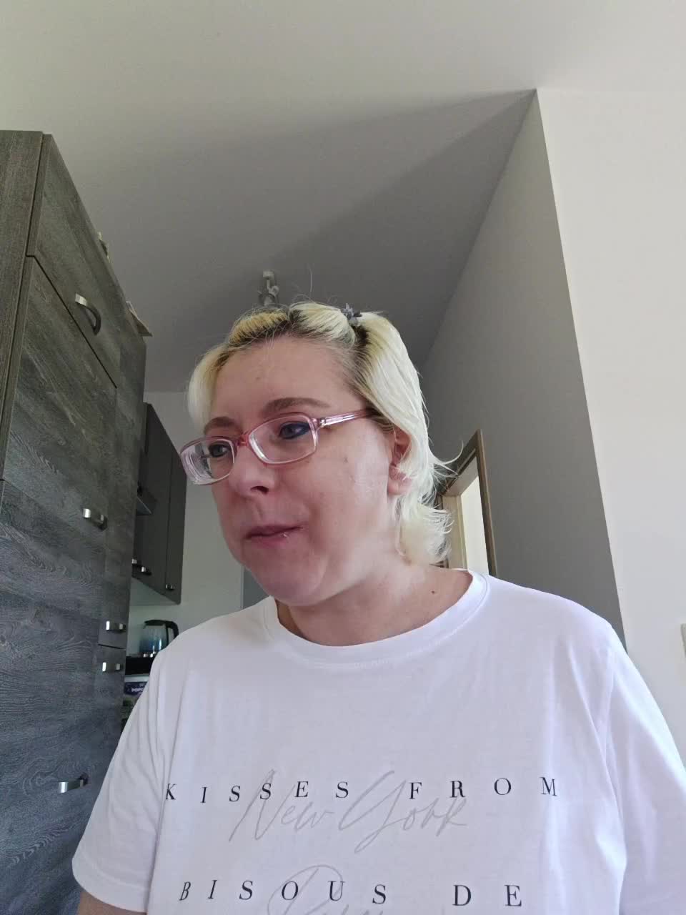 Vika211 Live Sex December 17, 2025