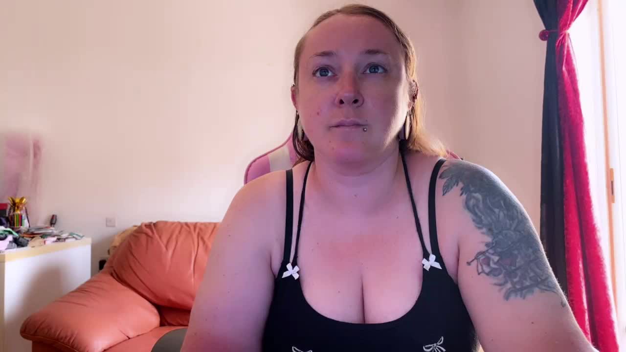 NylonQueen Live Sex December 14, 2025