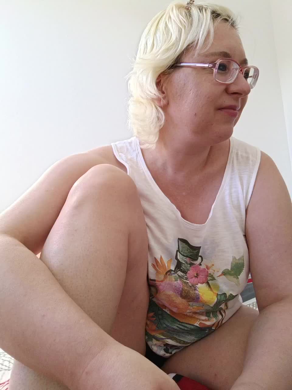 Vika211 Live Sex December 17, 2025