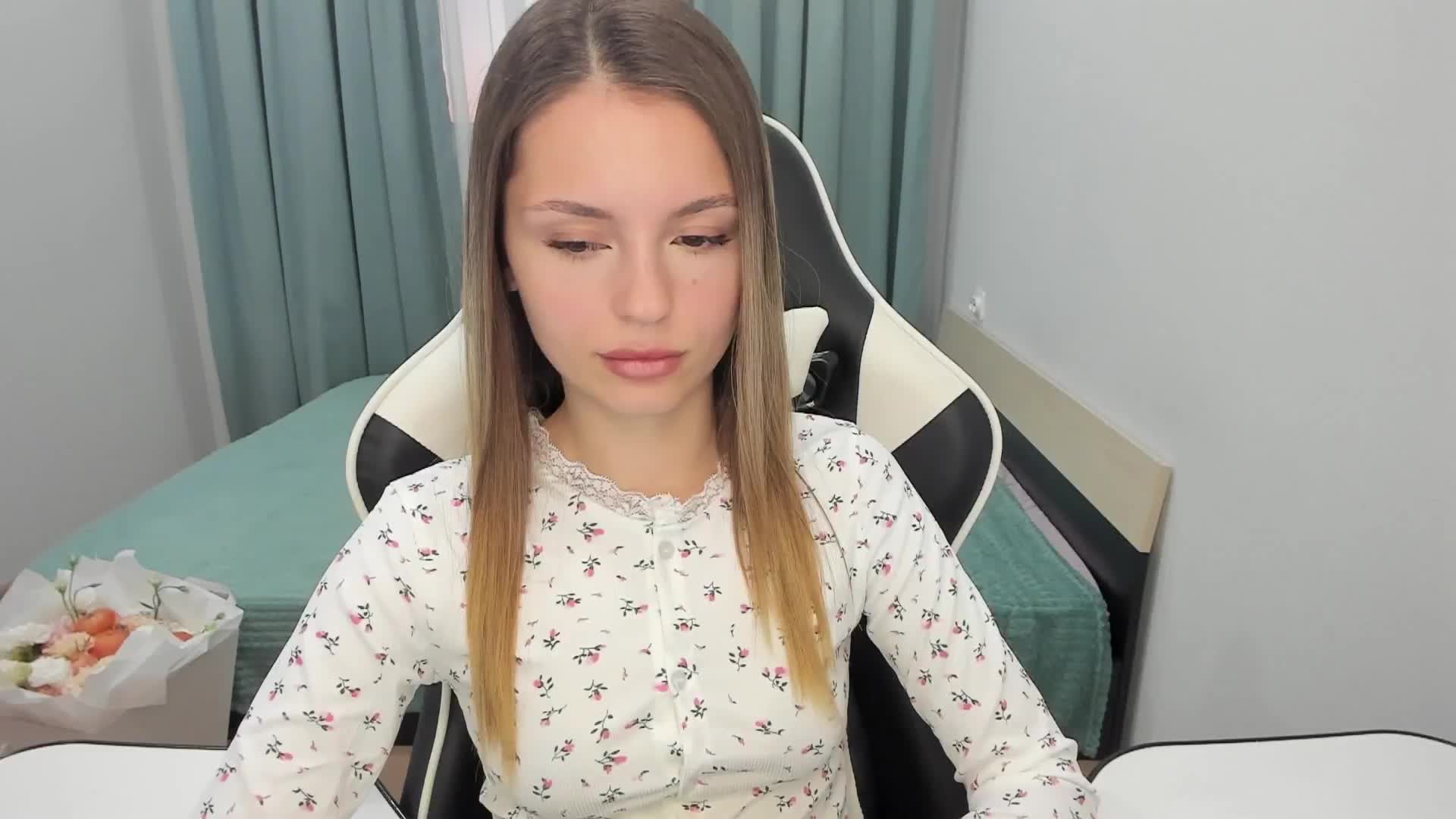 EmilySkout Live Sex December 17, 2025