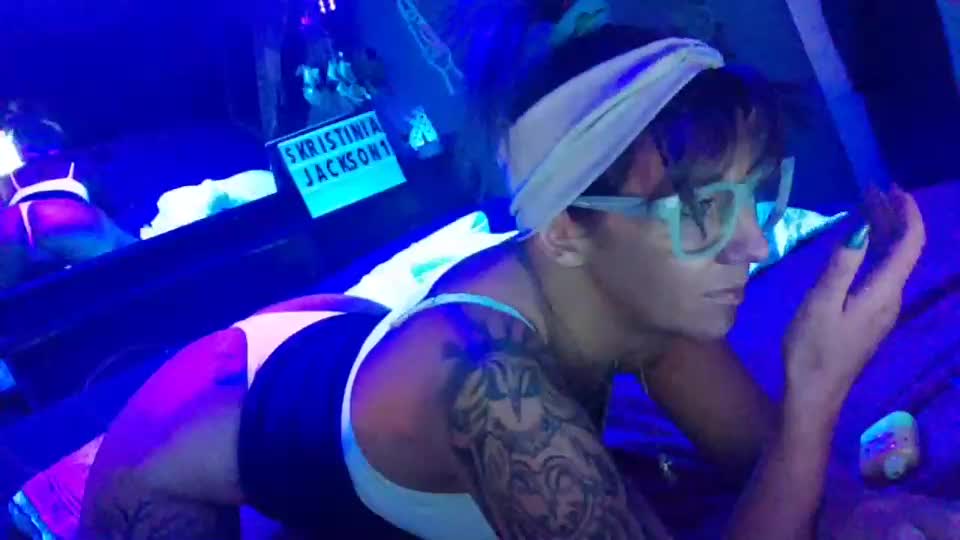 kikilovespartylights Live Sex December 12, 2025