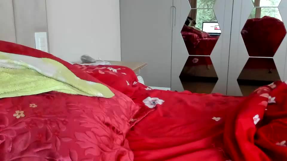 00ingrid00 Live Sex December 14, 2025