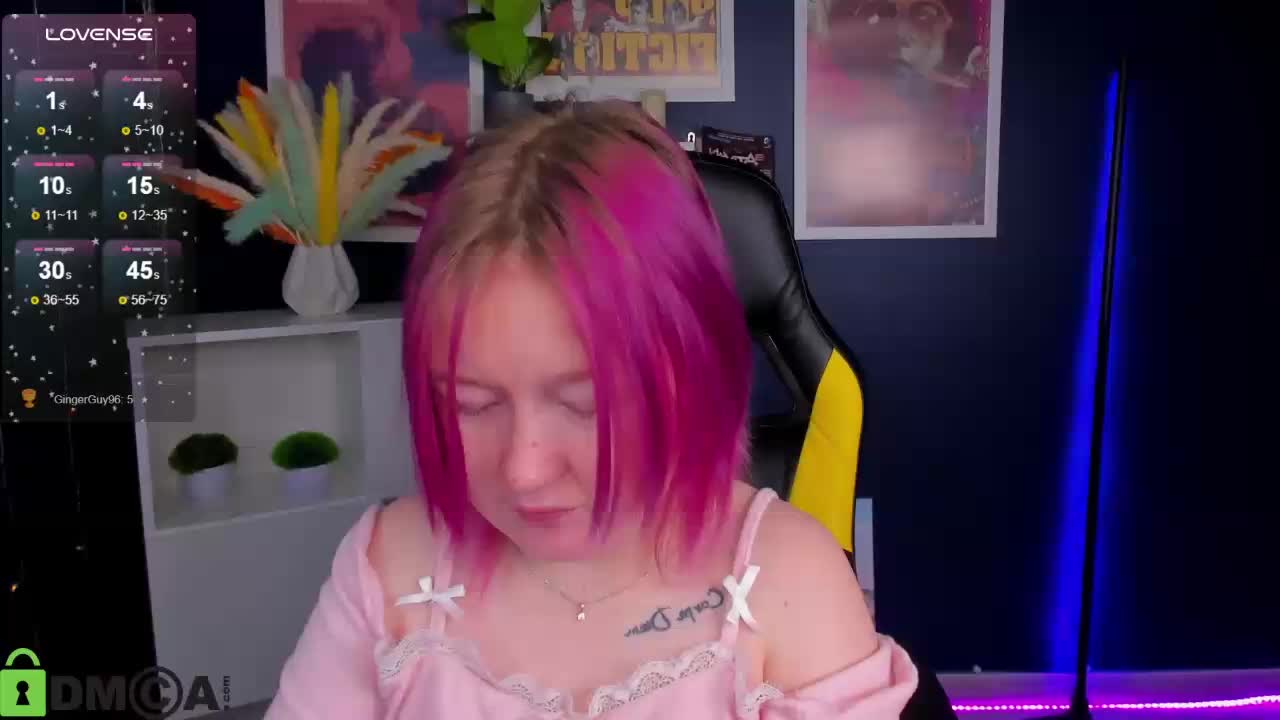 Sara-Moor Live Sex December 17, 2025