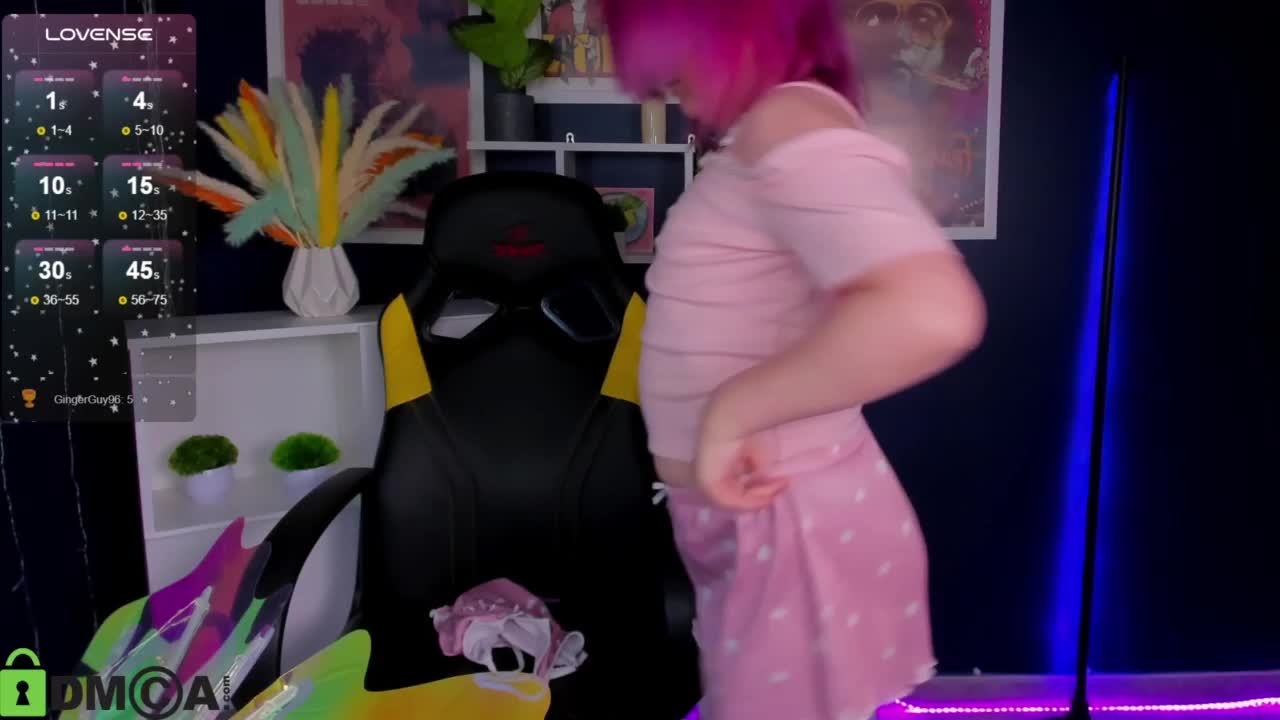 Sara-Moor Live Sex December 17, 2025