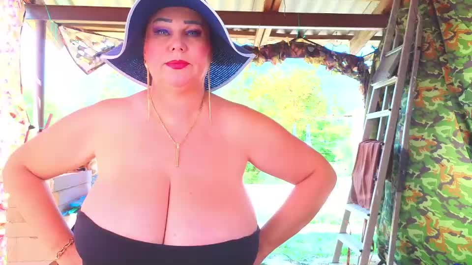 sassy_seasons Live Sex December 17, 2025