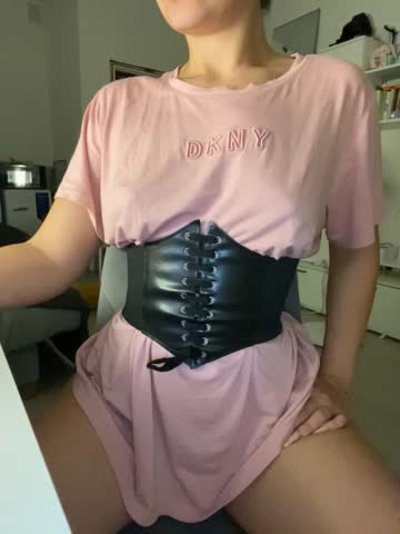 girlsz_ Live Sex December 17, 2025