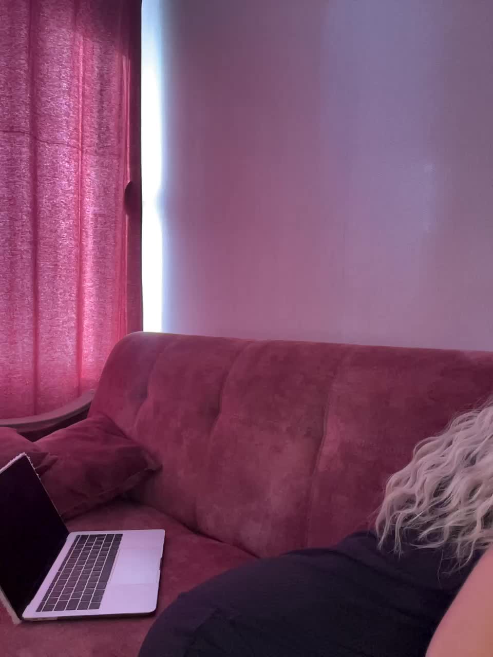 BabeGirl Live Sex August 20, 2025