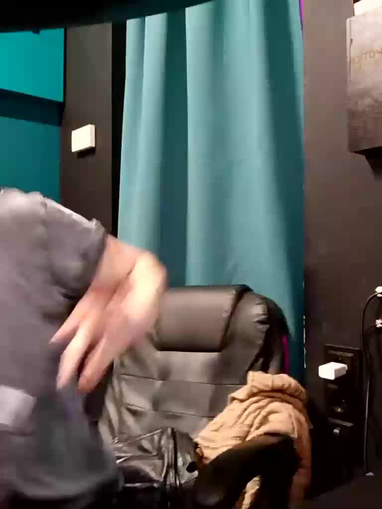 Redfoxlikefiree Live Sex August 20, 2025