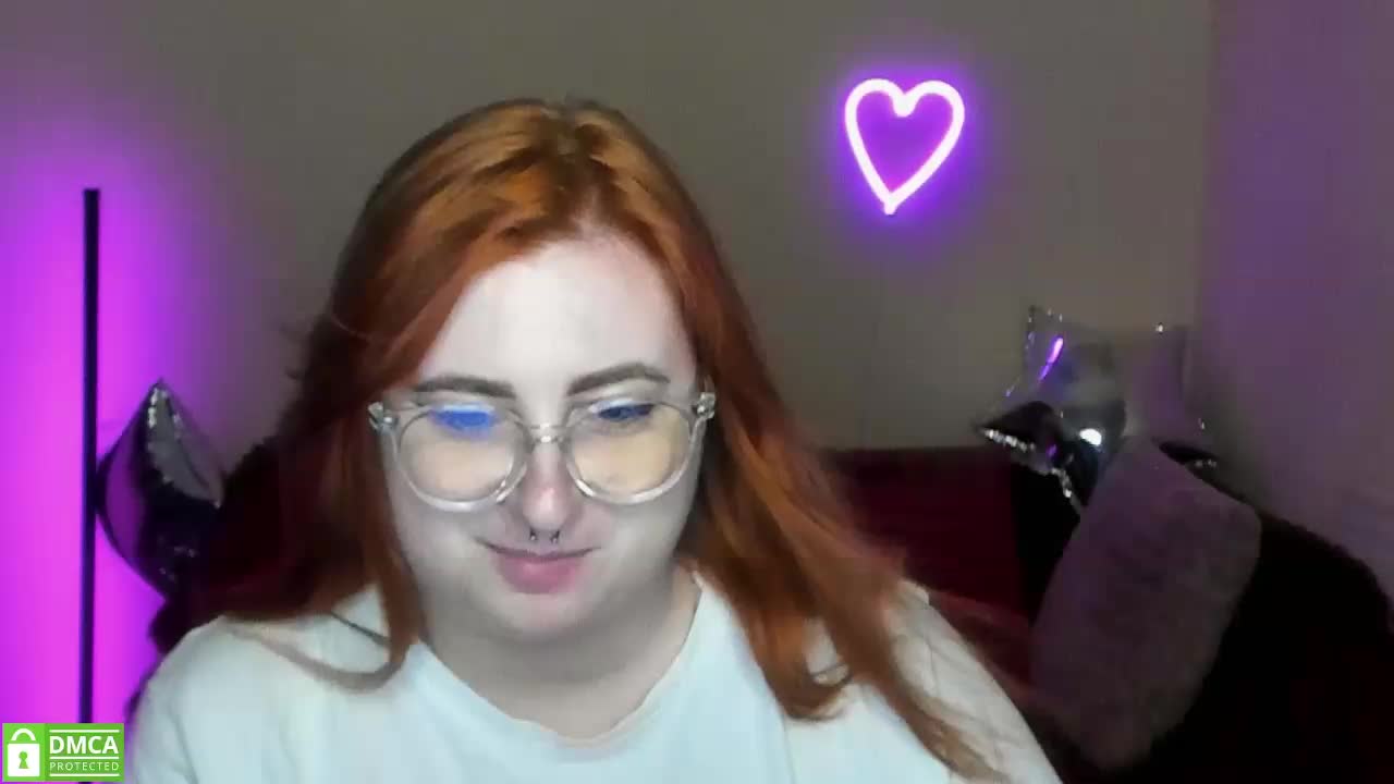 Aliciaredluv Live Sex December 17, 2025