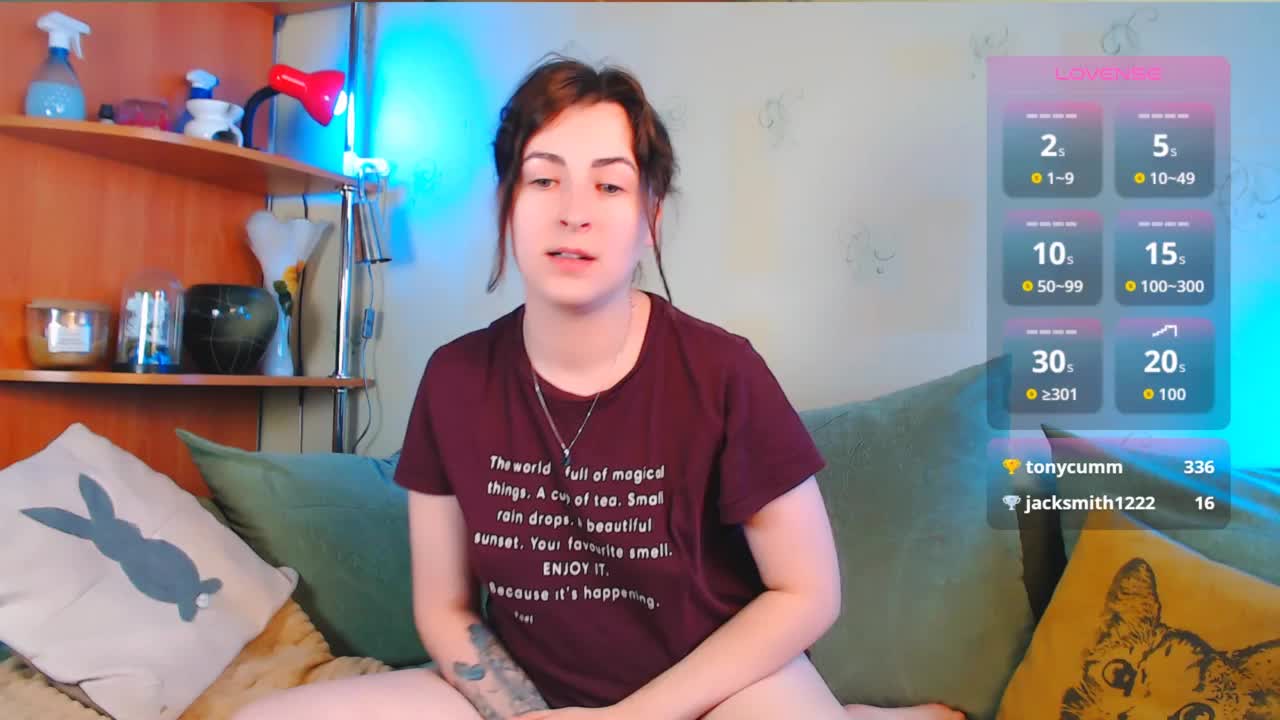 Caroline1995 Live Sex December 17, 2025