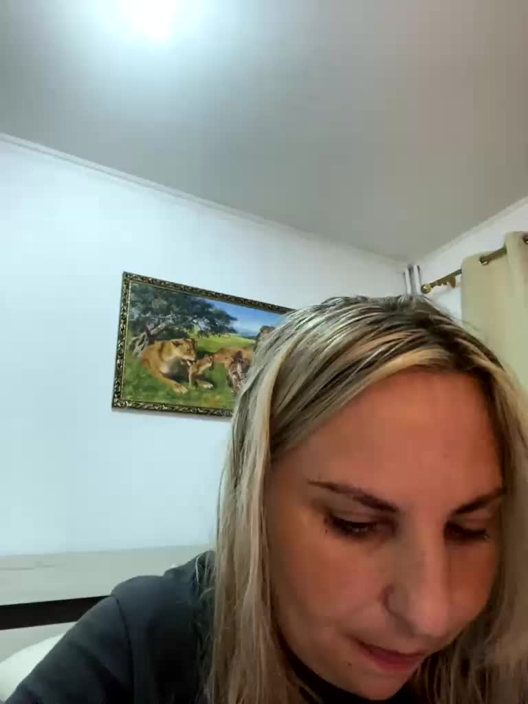 Roksi-8 Live Sex December 14, 2025