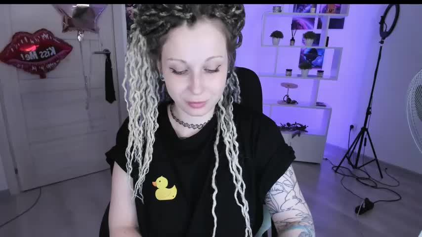 HoneySallyMoore Live Sex December 13, 2025