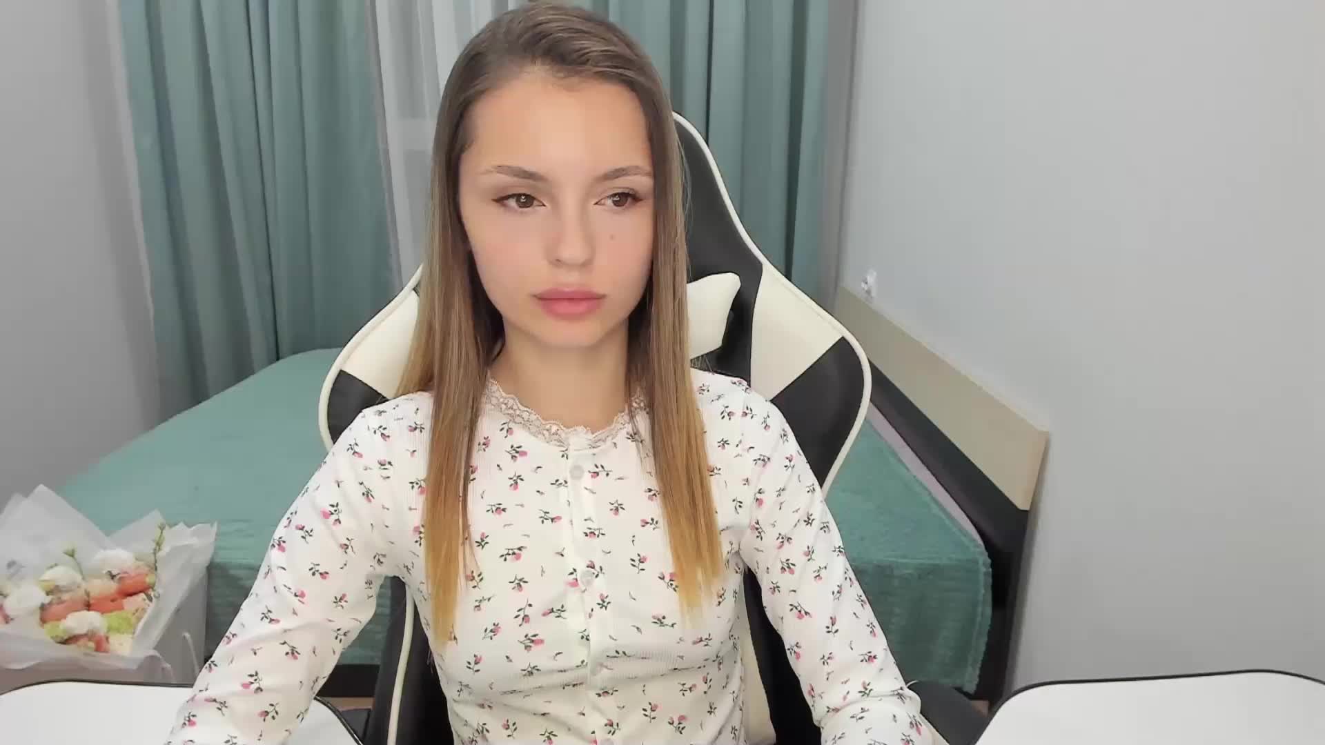 EmilySkout Live Sex December 17, 2025
