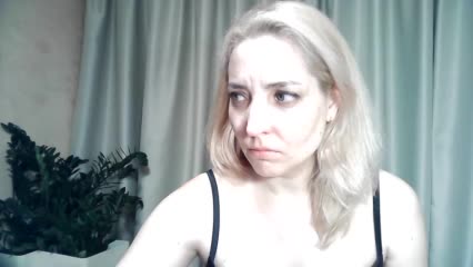 mariska-kiska Live Sex December 15, 2025