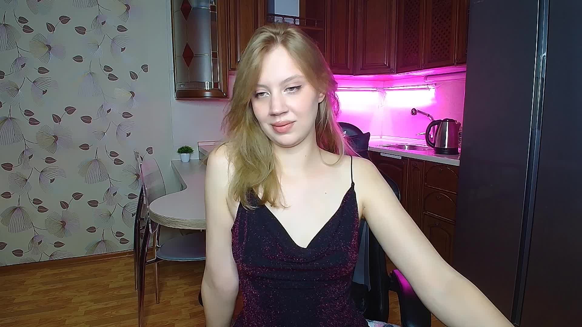 Nadins Live Sex December 13, 2025