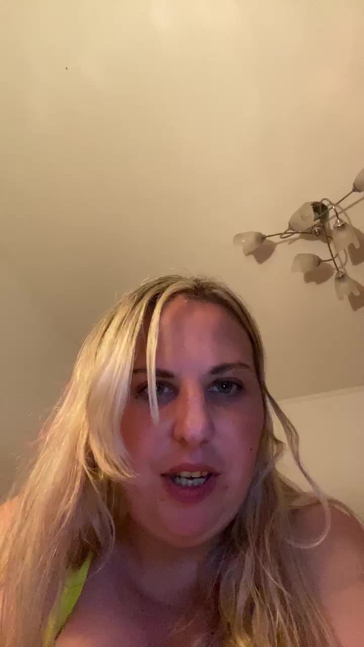 Roksi-8 Live Sex December 14, 2025