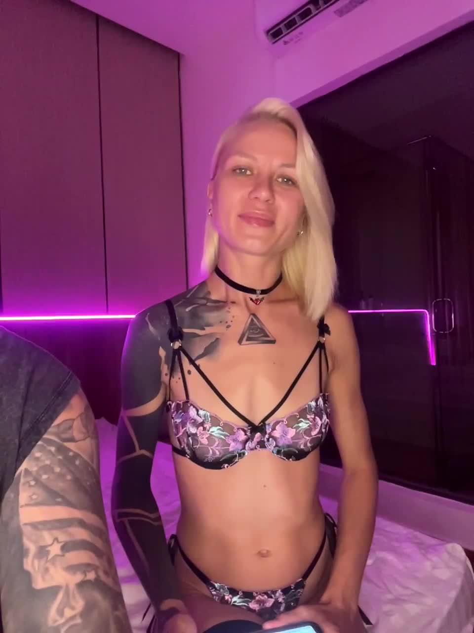 Twins666 Live Sex December 14, 2025