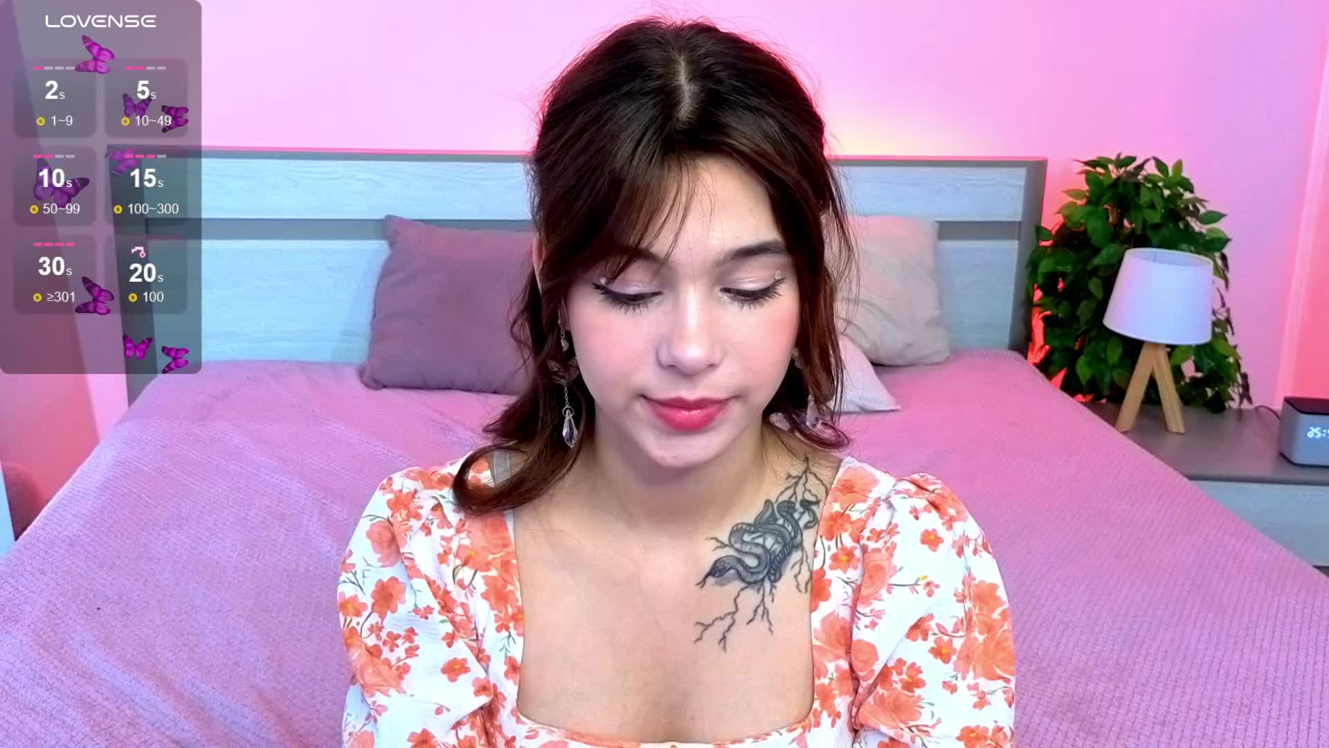 CoralineJones Live Sex December 18, 2025