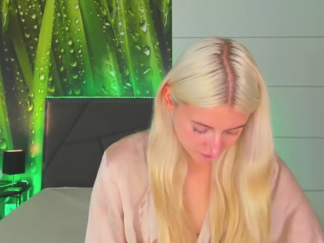 HollyTaillor Live Sex December 14, 2025