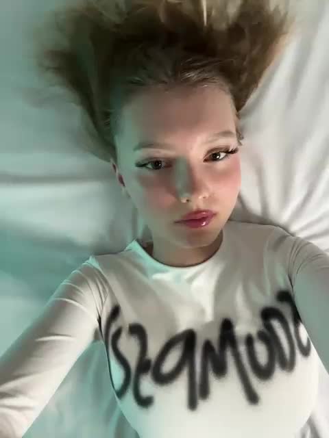 -Nezukoo- Live Sex December 17, 2025