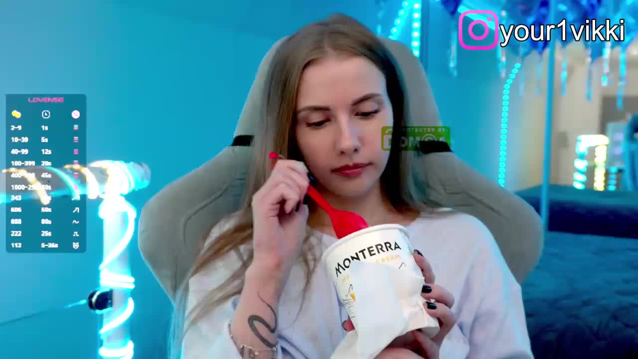 VikkiExtraCheese Live Sex December 17, 2025