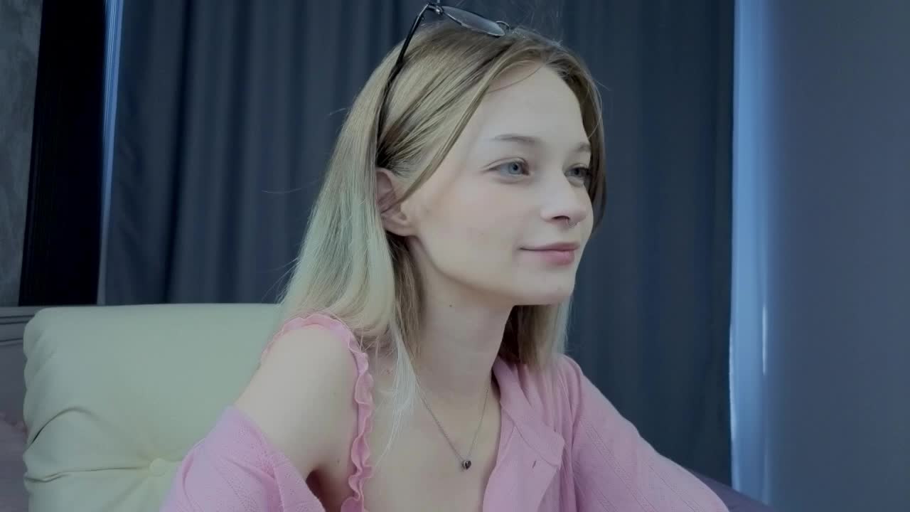 vialeta-baby Live Sex December 17, 2025