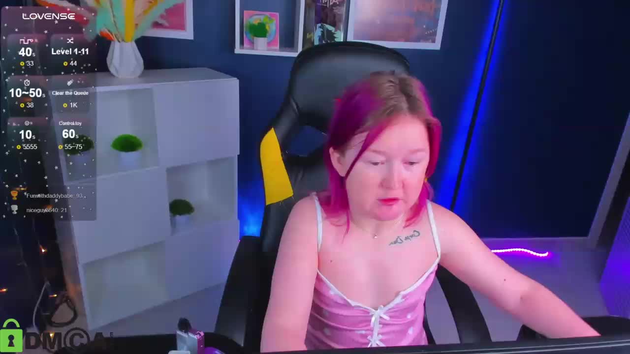 Sara-Moor Live Sex December 17, 2025