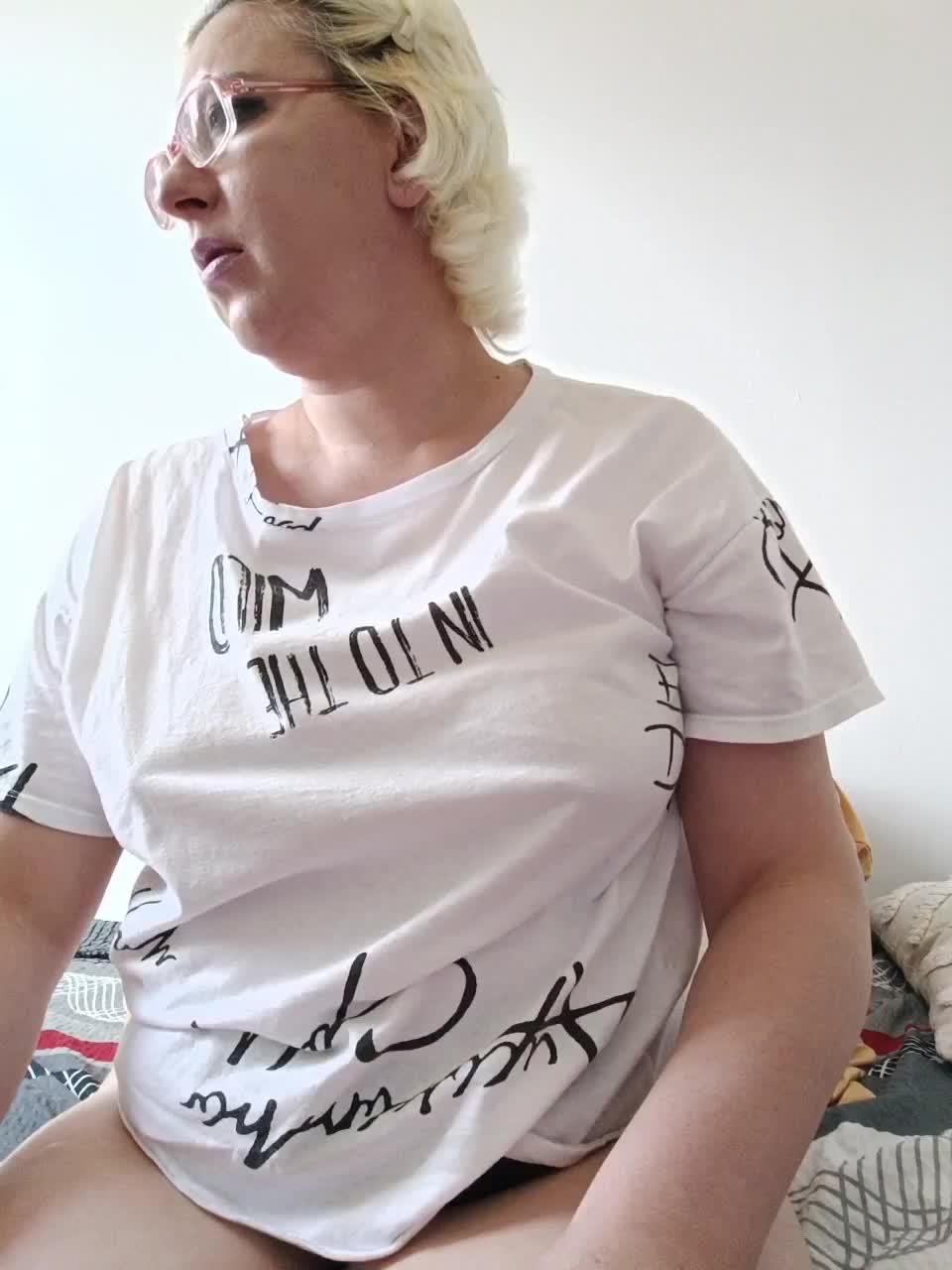 Vika211 Live Sex December 17, 2025