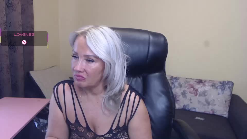 candy_hellenx Live Sex August 22, 2025