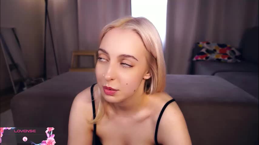 tanaichon Live Sex December 14, 2025