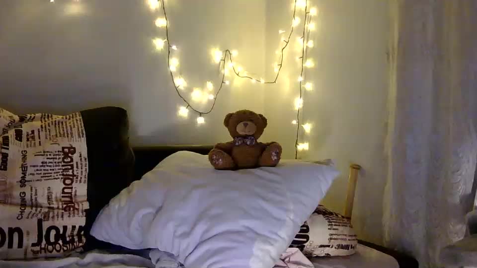 Ellie_13 Live Sex December 13, 2025