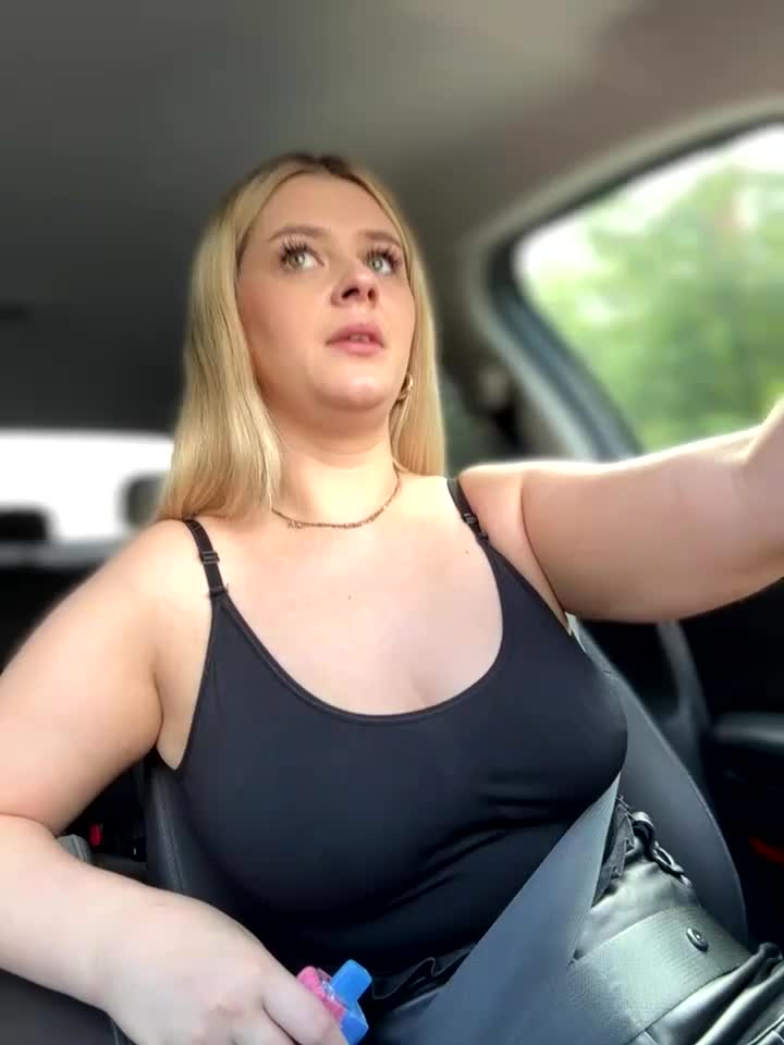 Love_Bri Live Sex December 17, 2025