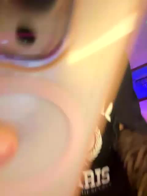 VIP17CoupleDream Live Sex December 17, 2025