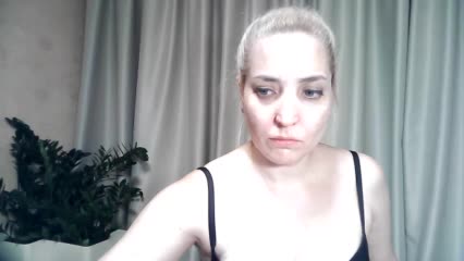 mariska-kiska Live Sex December 15, 2025