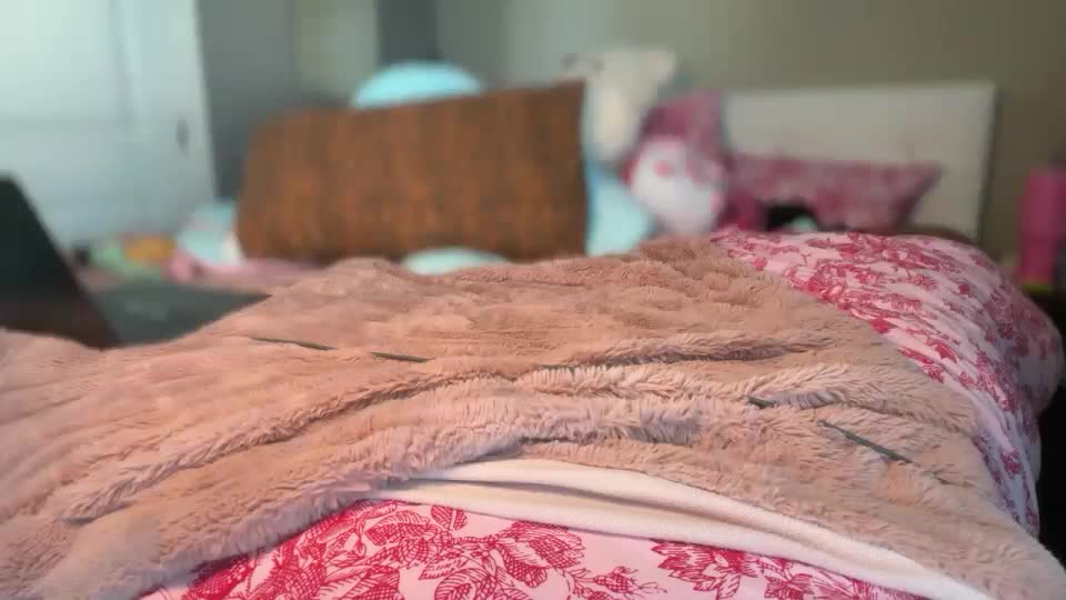 callmelovelie Live Sex December 13, 2025