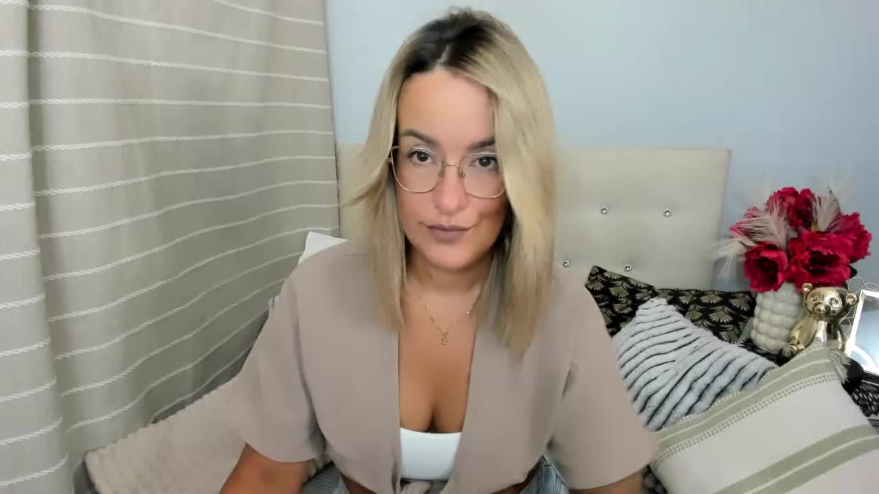 MollyBeauty Live Sex December 19, 2025