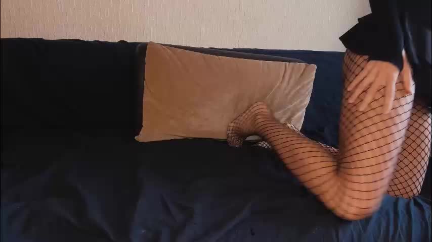 tooclose_toofar Live Sex December 13, 2025