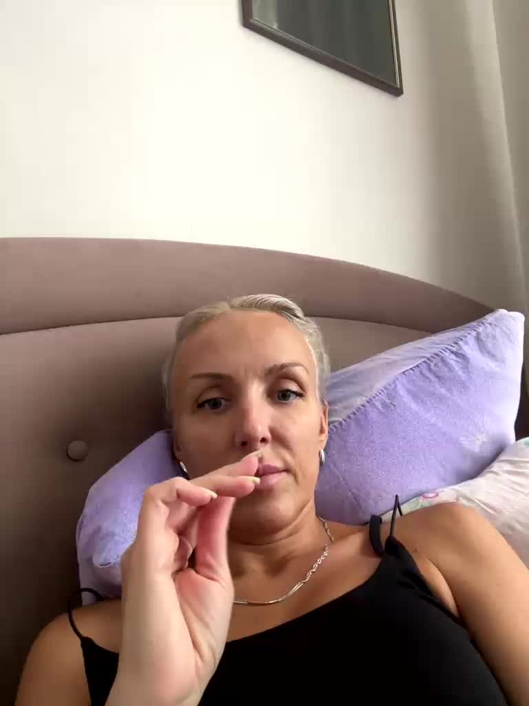 FemdomLedyMaria Live Sex December 17, 2025